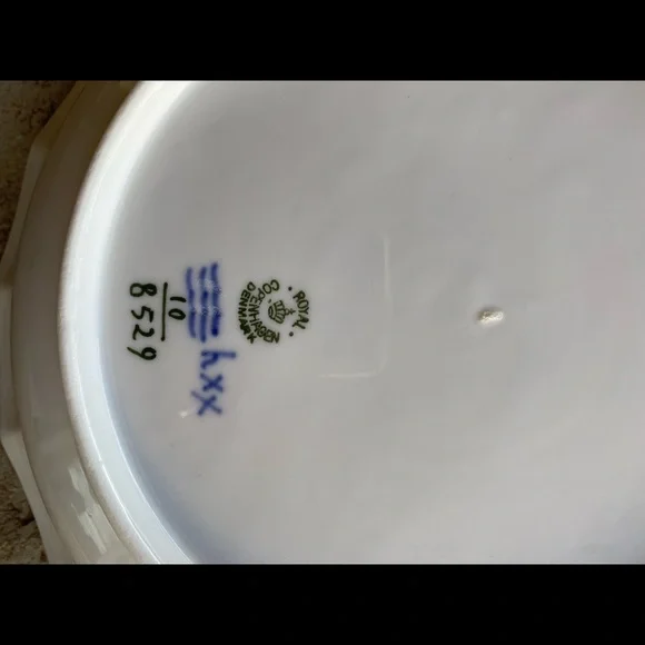 SOLD!!!   Copenhagen Flower Bowl - Picture 6 of 7